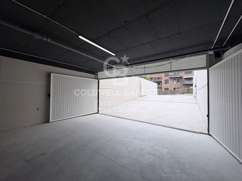 3 quarto Apartamento para arrendar em Valencia cidade com piscina garagem - 1 850 € (Ref: 9910529)
