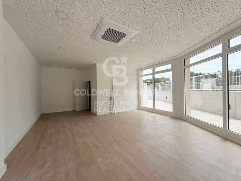 3 quarto Apartamento para arrendar em Valencia cidade com piscina garagem - 1 850 € (Ref: 9910529)