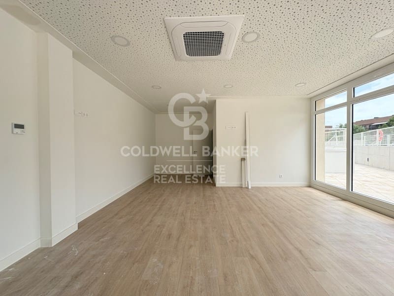 3 quarto Apartamento para arrendar em Valencia cidade com piscina garagem - 1 850 € (Ref: 9910529)