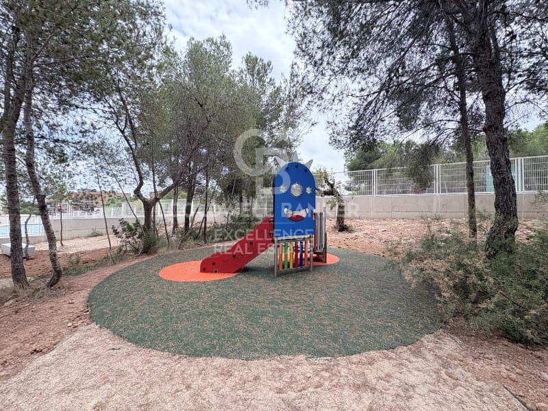 3 quarto Apartamento para arrendar em Valencia cidade com piscina garagem - 1 850 € (Ref: 9910529)
