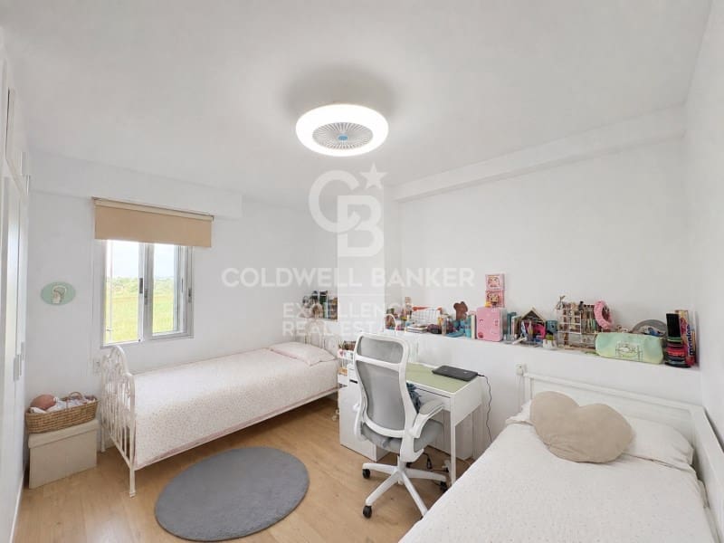 3 sypialnia Apartament przy plaży na sprzedaż w Puig z basenem - 385 000 € (Ref: 9910530)