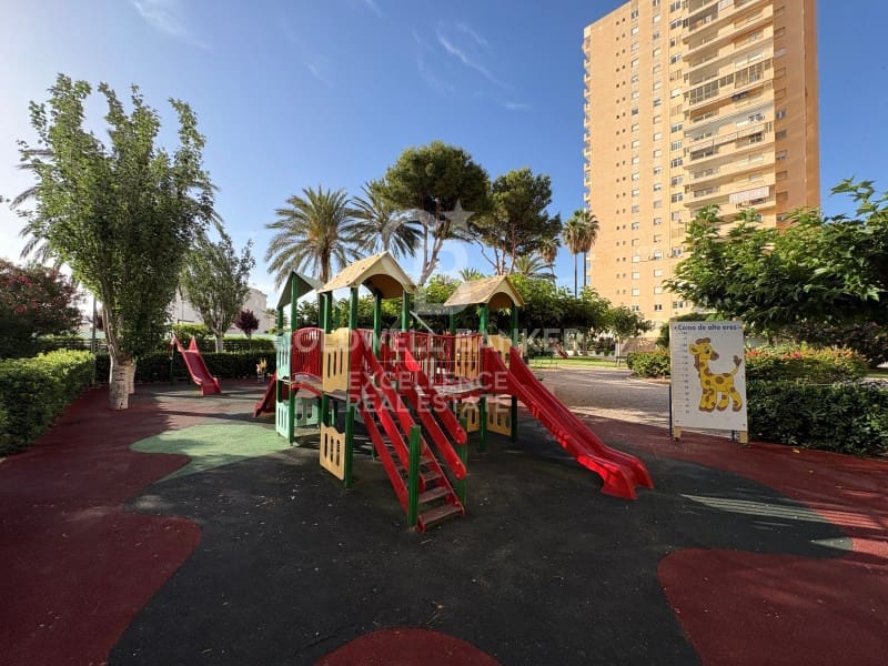 3 sypialnia Apartament przy plaży na sprzedaż w Puig z basenem - 385 000 € (Ref: 9910530)