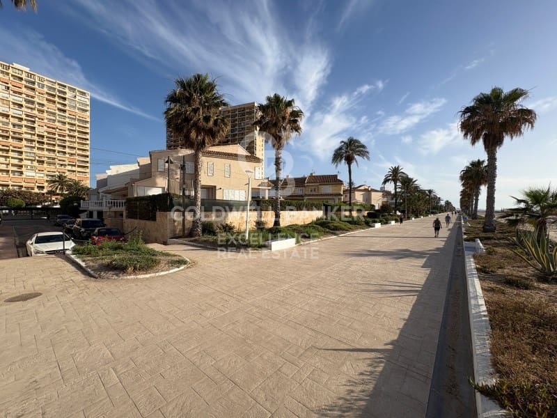 3 sypialnia Apartament przy plaży na sprzedaż w Puig z basenem - 385 000 € (Ref: 9910530)