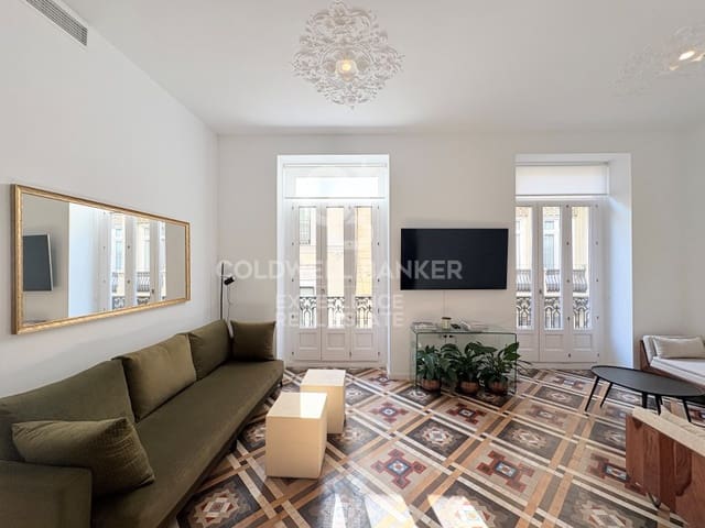 3 soveværelse Lejlighed til leje i La Seu, Valencia by - € 5.000 (Ref: 9912808)