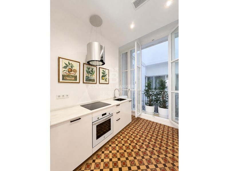 3 bedroom Flat for rent in Valencia city - € 5,000 (Ref: 9912808)