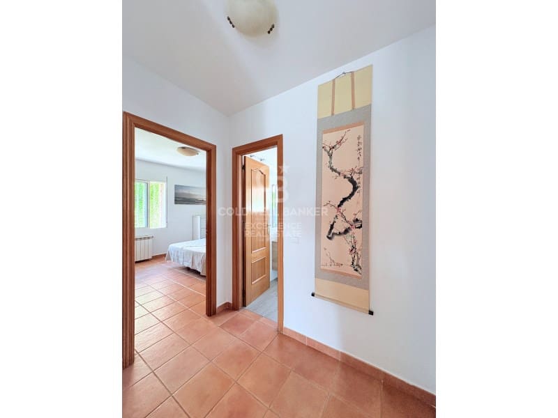 5 Zimmer Villa zu verkaufen in Chiva mit Pool Garage - 850.000 € (Ref: 9929067)