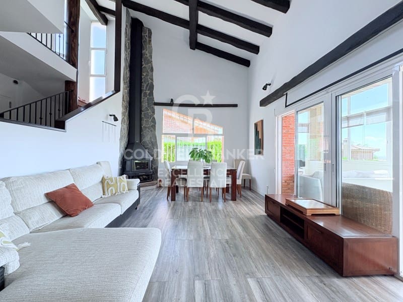 5 Zimmer Villa zu verkaufen in Chiva mit Pool Garage - 850.000 € (Ref: 9929067)