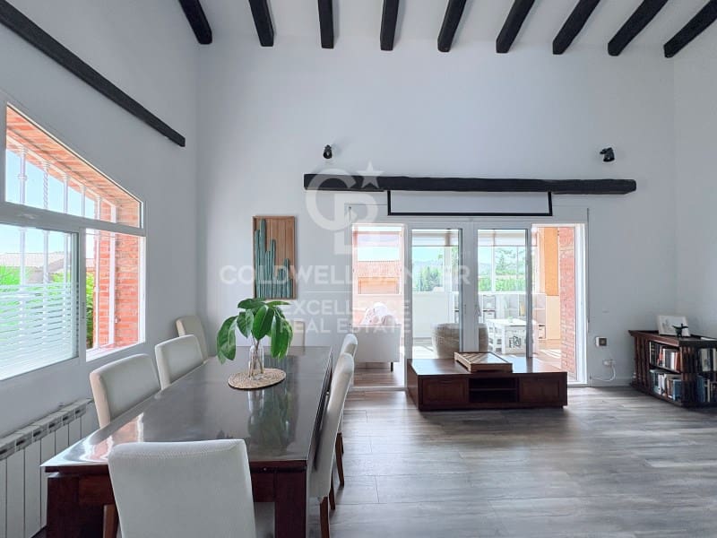 5 Zimmer Villa zu verkaufen in Chiva mit Pool Garage - 850.000 € (Ref: 9929067)
