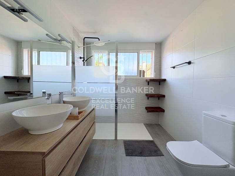 5 Zimmer Villa zu verkaufen in Chiva mit Pool Garage - 850.000 € (Ref: 9929067)