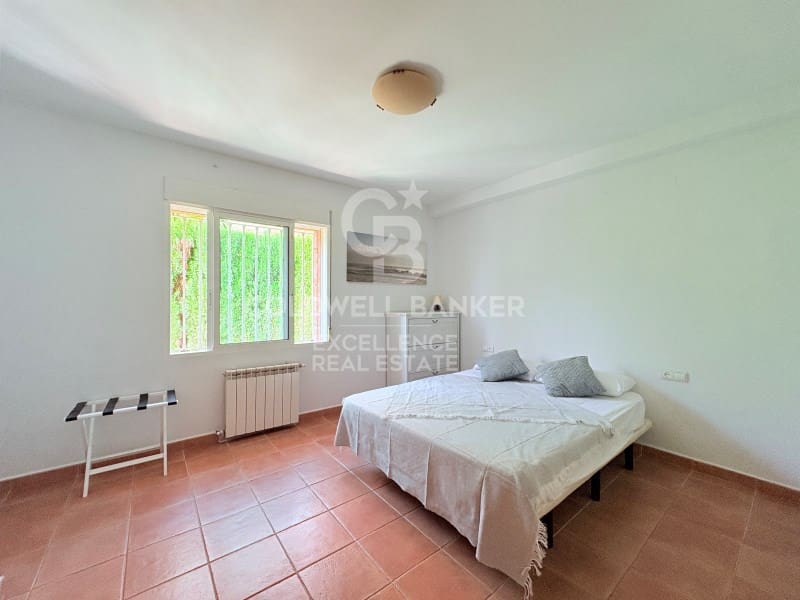 5 Zimmer Villa zu verkaufen in Chiva mit Pool Garage - 850.000 € (Ref: 9929067)