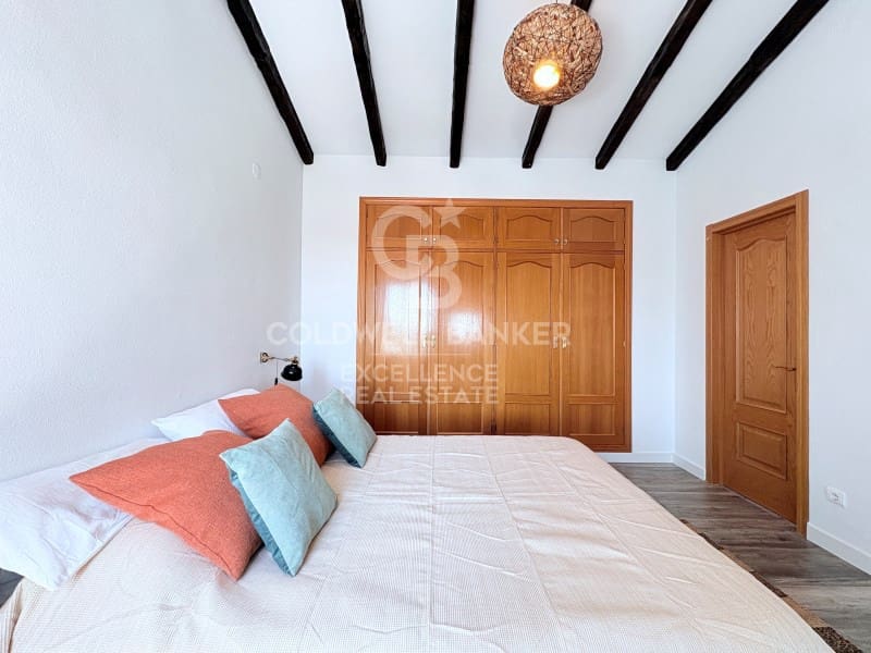 5 Zimmer Villa zu verkaufen in Chiva mit Pool Garage - 850.000 € (Ref: 9929067)