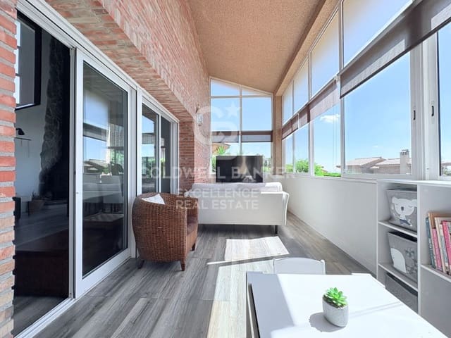 5 Zimmer Villa zu verkaufen in Chiva mit Pool Garage - 850.000 € (Ref: 9929067)
