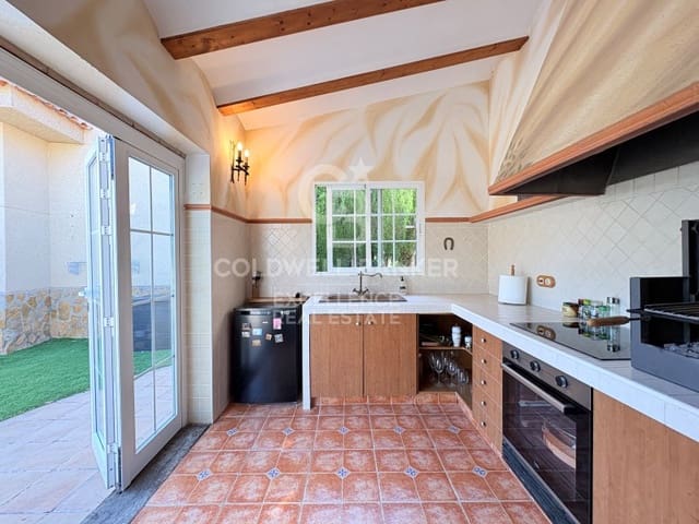 5 Zimmer Villa zu verkaufen in Chiva mit Pool Garage - 850.000 € (Ref: 9929067)