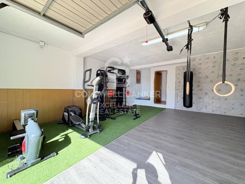 5 Zimmer Villa zu verkaufen in Chiva mit Pool Garage - 850.000 € (Ref: 9929067)