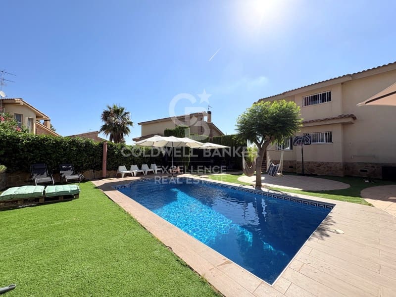 5 Zimmer Villa zu verkaufen in Chiva mit Pool Garage - 850.000 € (Ref: 9929067)