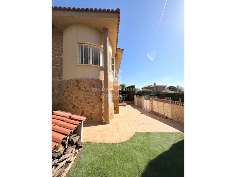 5 Zimmer Villa zu verkaufen in Chiva mit Pool Garage - 850.000 € (Ref: 9929067)