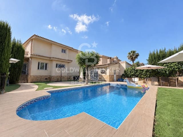 5 bedroom Villa for sale in Chiva with pool garage - € 850,000 (Ref: 9929067)