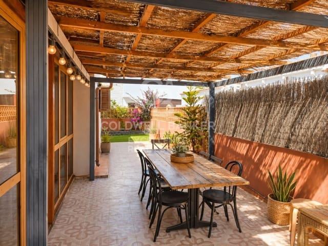 4 soveværelse Villa til salg i Corralejo, La Oliva - € 729.000 (Ref: 9947554)