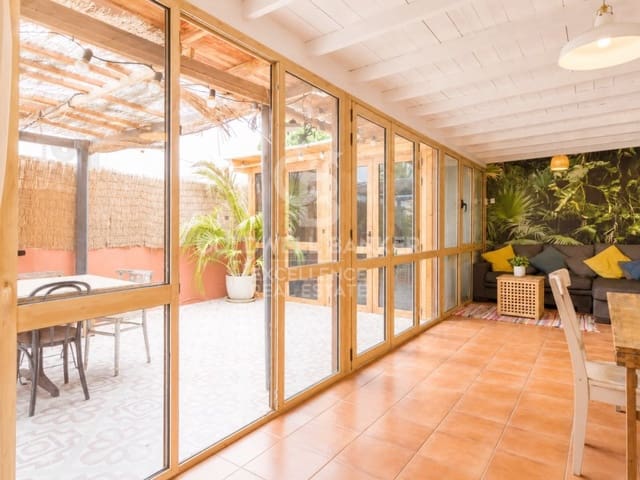 4 soveværelse Villa til salg i Corralejo, La Oliva - € 729.000 (Ref: 9947554)