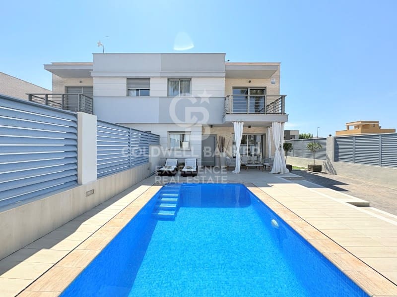 4 soveværelse Semi-Rækkehus til salg i Burriana / Borriana med swimmingpool garage - € 450.000 (Ref: 9978518)