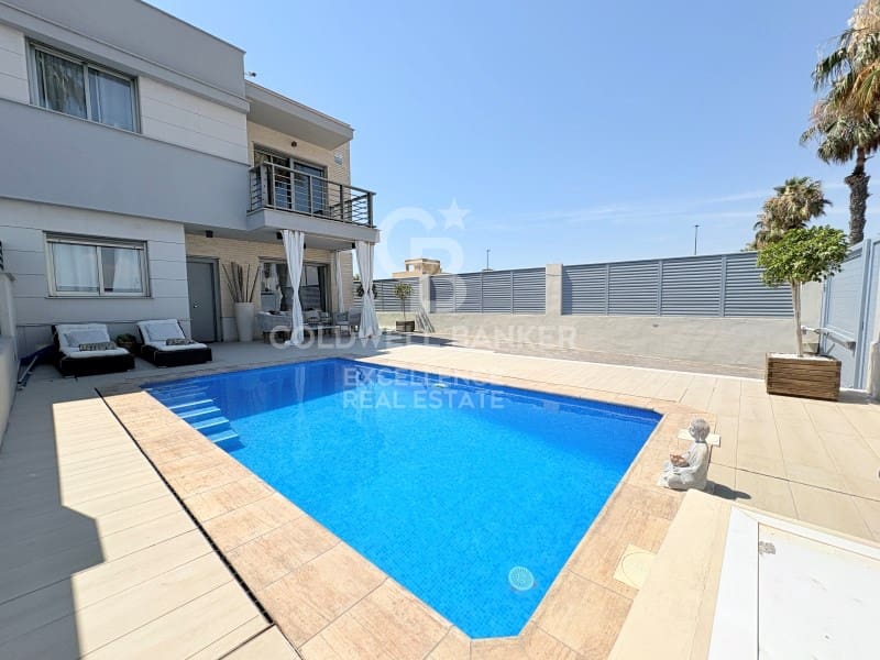 4 soveværelse Semi-Rækkehus til salg i Burriana / Borriana med swimmingpool garage - € 450.000 (Ref: 9978518)