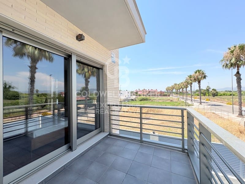 4 soveværelse Semi-Rækkehus til salg i Burriana / Borriana med swimmingpool garage - € 450.000 (Ref: 9978518)