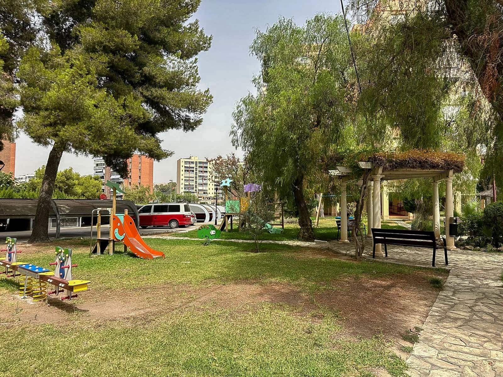 4 quarto Apartamento para venda em Alicante cidade com piscina - 299 000 € (Ref: 10004182)
