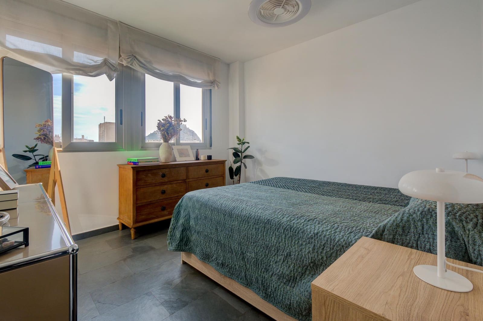 1 soveværelse Penthouse til salg i Alicante by med garage - € 429.500 (Ref: 10142643)