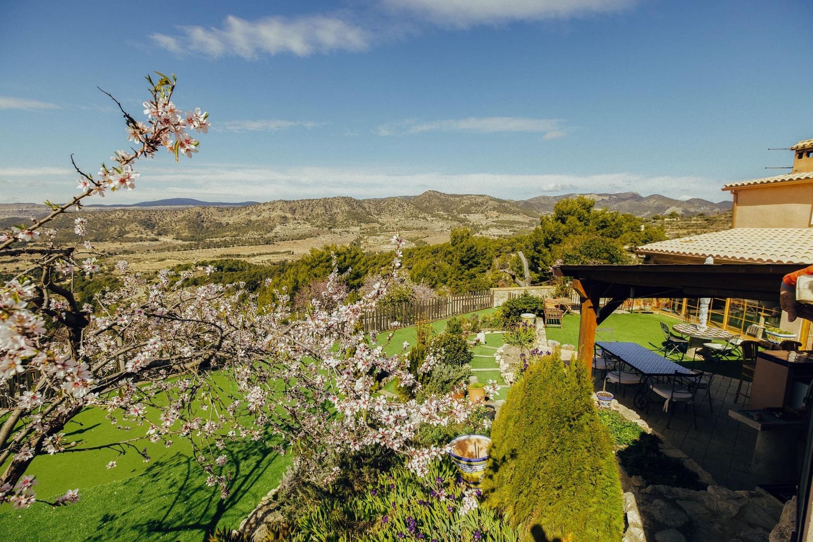 5 bedroom Finca/Country House for sale in Torremanzanas with pool garage - € 895,000 (Ref: 8691795)