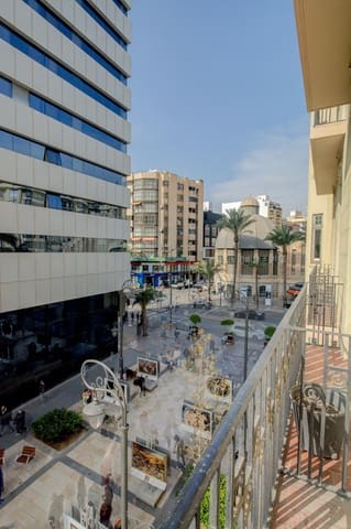 2 bedroom Flat for rent in Barrio del Centro, Alicante / Alacant city - € 1,800 (Ref: 8836536)