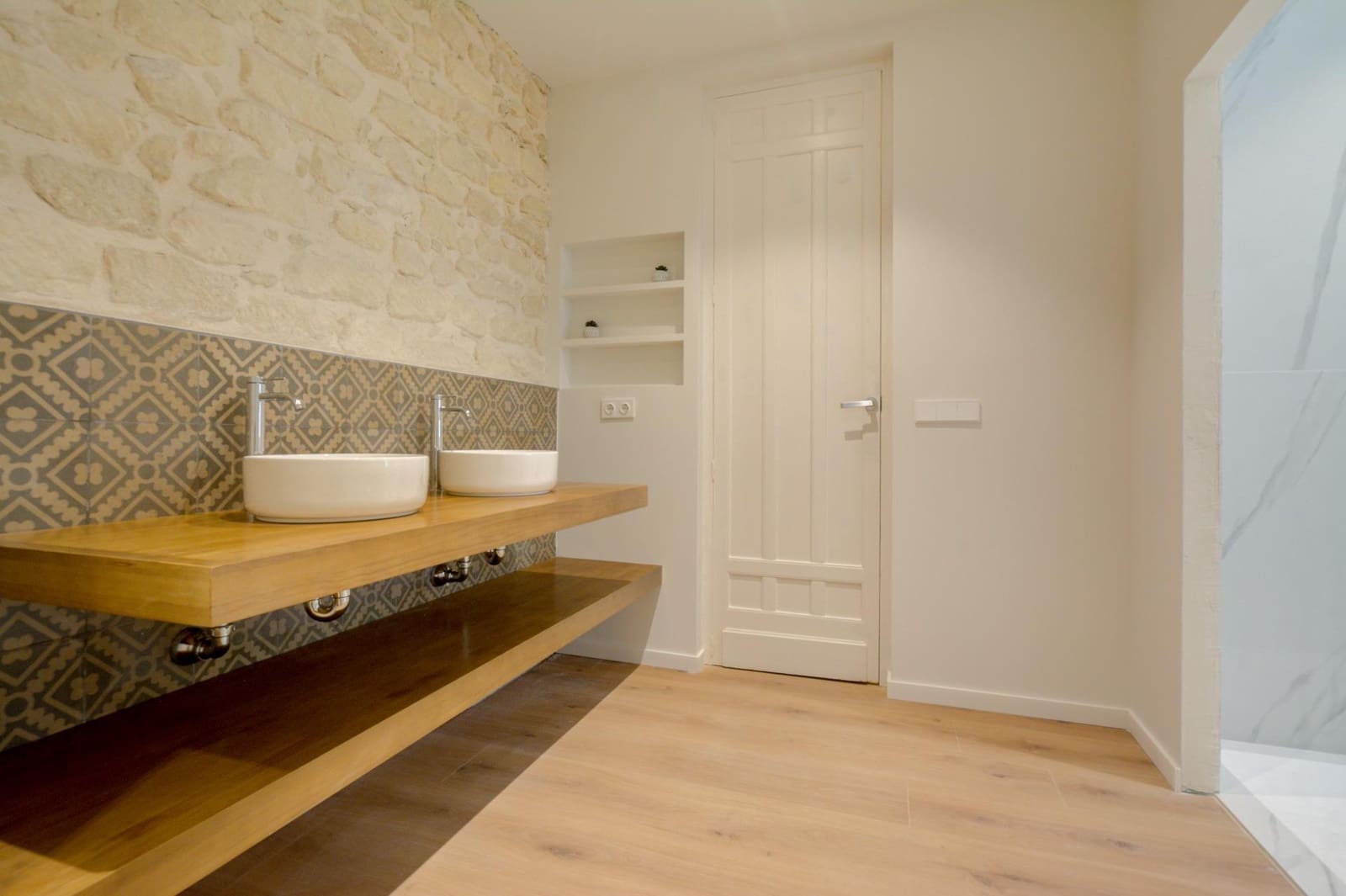 2 bedroom Flat for rent in Alicante / Alacant city - € 1,800 (Ref: 8836536)