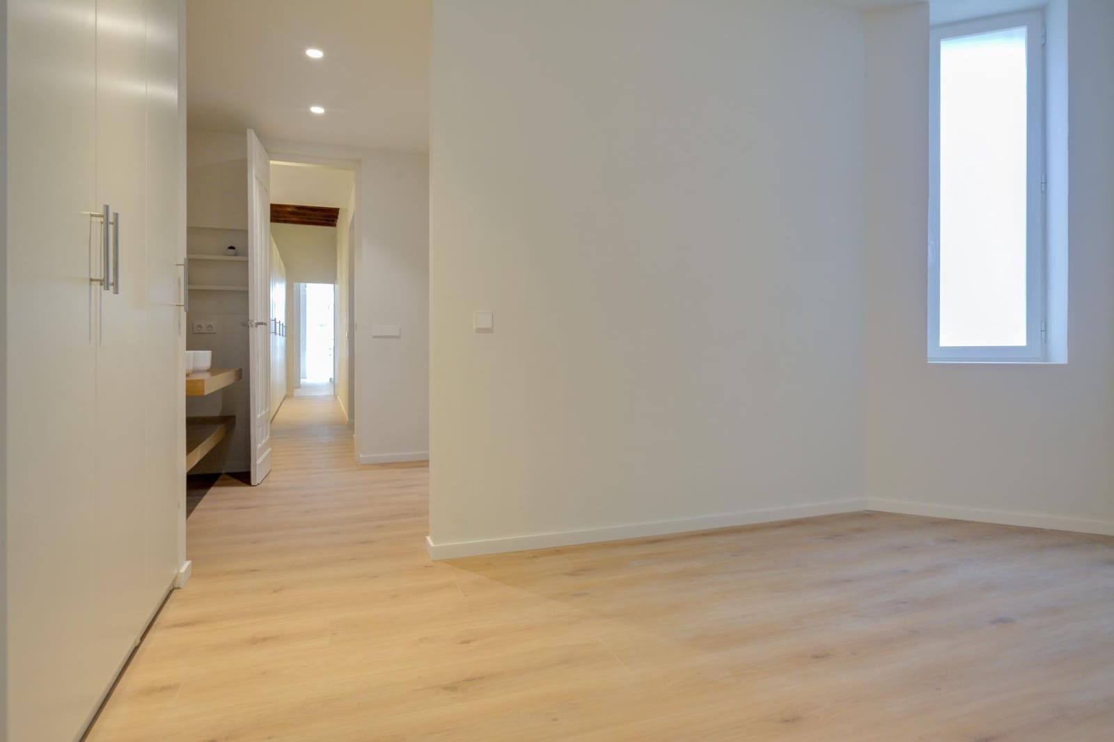 2 bedroom Flat for rent in Alicante / Alacant city - € 1,800 (Ref: 8836536)