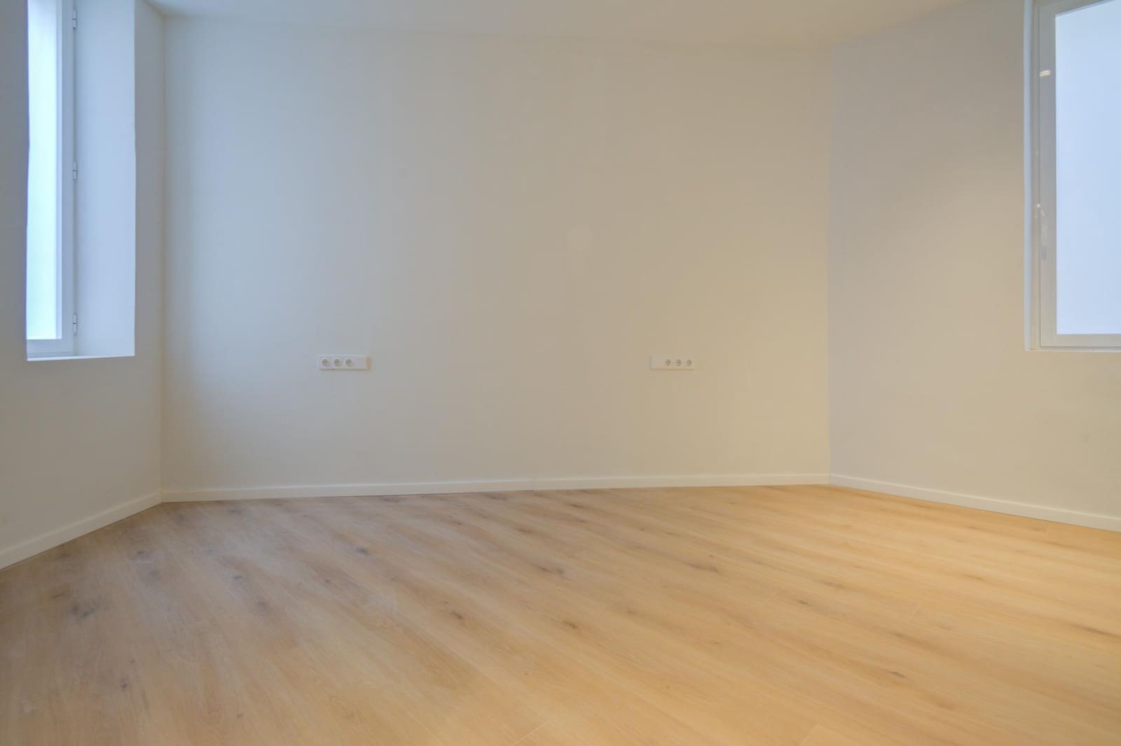 2 bedroom Flat for rent in Alicante / Alacant city - € 1,800 (Ref: 8836536)