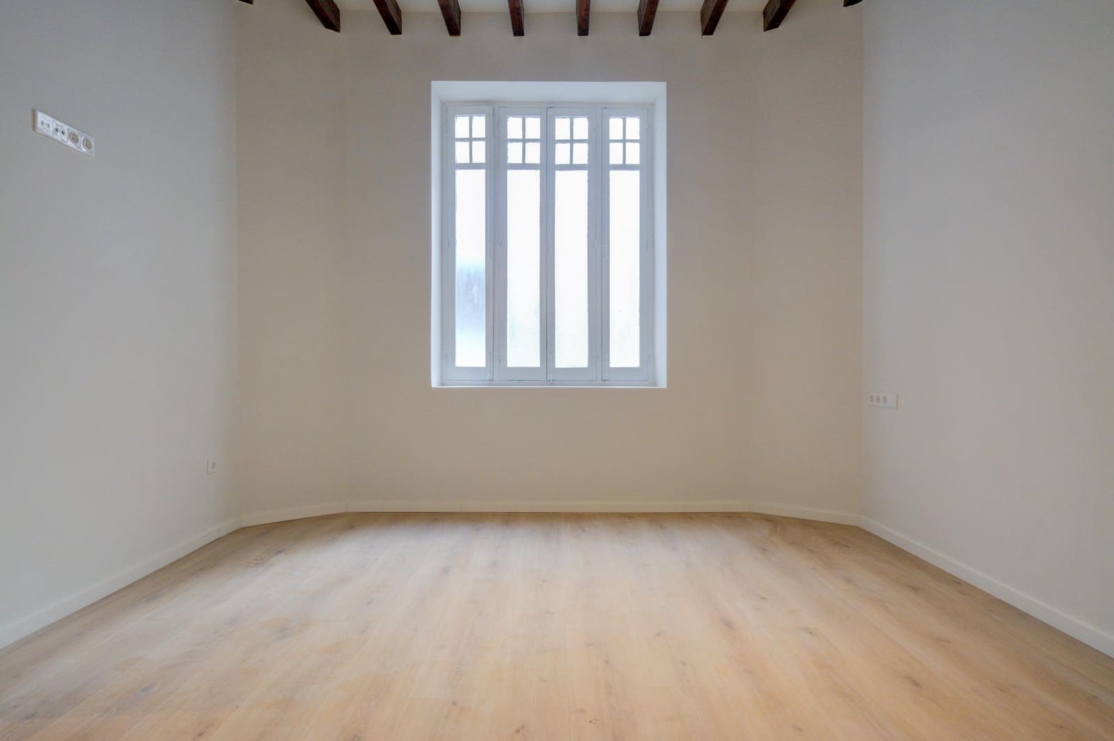 2 bedroom Flat for rent in Alicante / Alacant city - € 1,800 (Ref: 8836536)