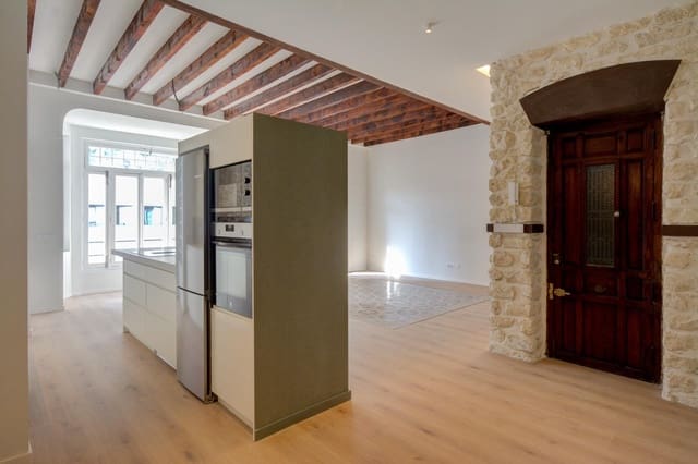 2 bedroom Flat for rent in Barrio del Centro, Alicante / Alacant city - € 1,800 (Ref: 8836536)