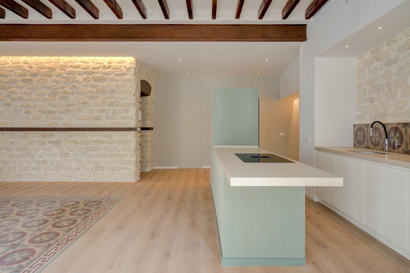 2 bedroom Flat for rent in Alicante / Alacant city - € 1,800 (Ref: 8836536)