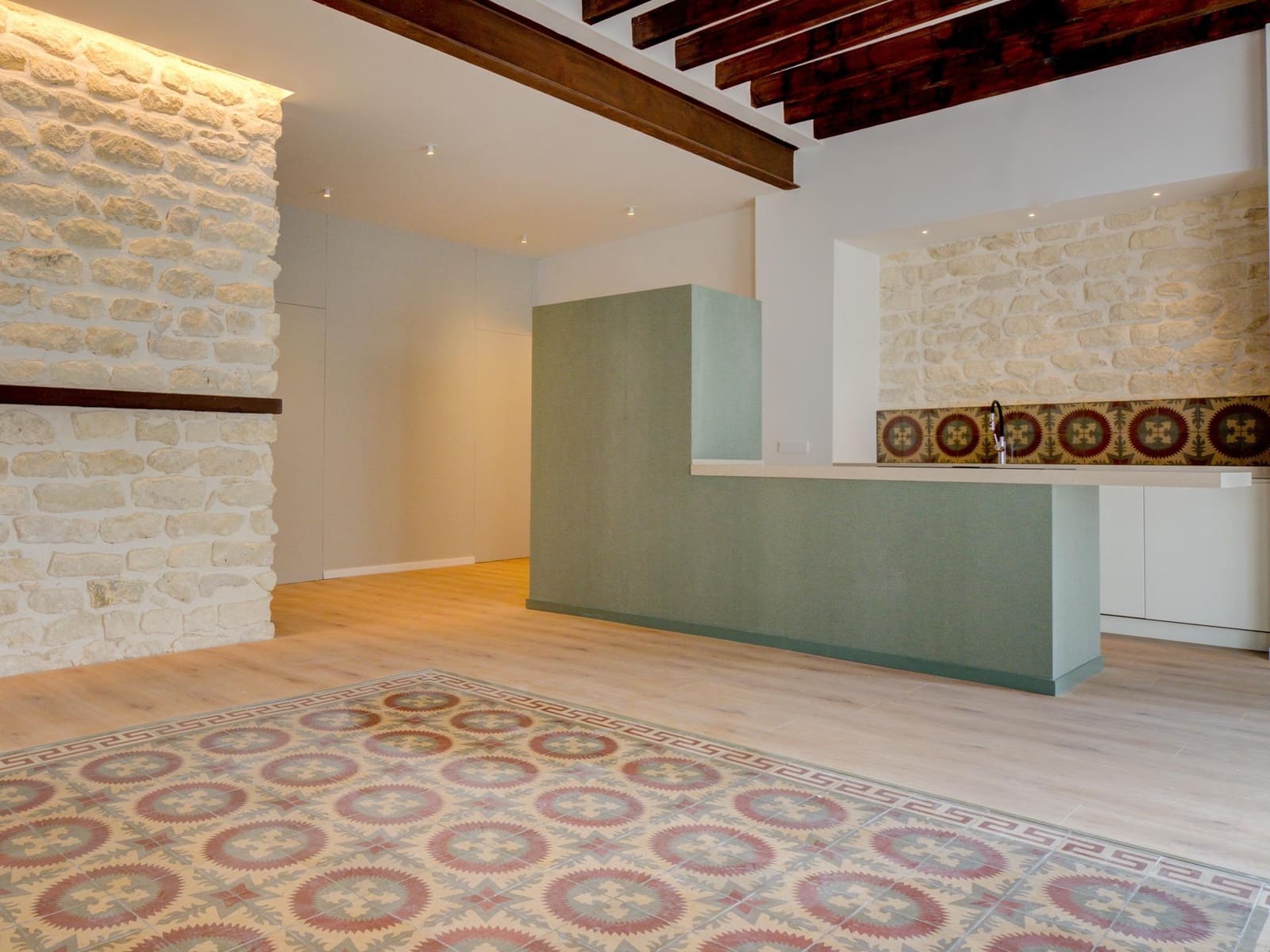 2 bedroom Flat for rent in Alicante / Alacant city - € 1,800 (Ref: 8836536)