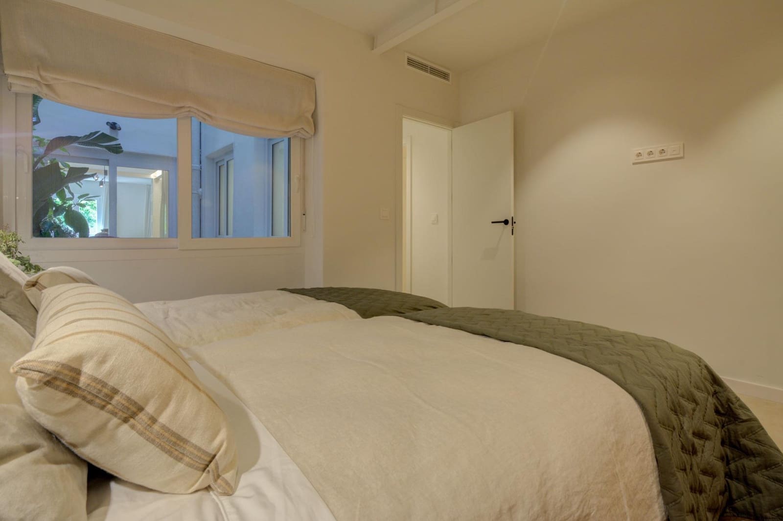 2 sovrum Lägenhet att hyra i Alicante stad - 1 850 € (Ref: 8988444)