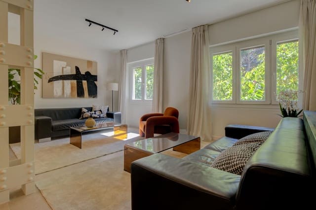 2 bedroom Flat for rent in Casco Antiguo - Sant Cruz - Ayuntamiento, Alicante / Alacant city - € 1,850 (Ref: 8988444)