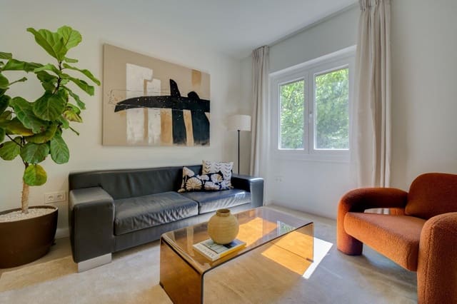 2 bedroom Flat for rent in Casco Antiguo - Sant Cruz - Ayuntamiento, Alicante / Alacant city - € 1,850 (Ref: 8988444)