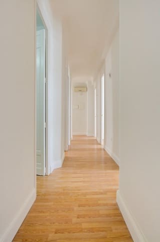 6 sovrum Kontor att hyra i Barrio del Centro, Alicante stad - 1 350 € (Ref: 9132270)
