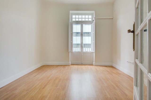 6 sovrum Kontor att hyra i Barrio del Centro, Alicante stad - 1 350 € (Ref: 9132270)