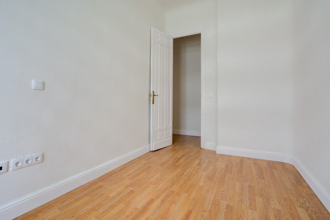 6 sovrum Kontor att hyra i Alicante stad - 1 350 € (Ref: 9132270)