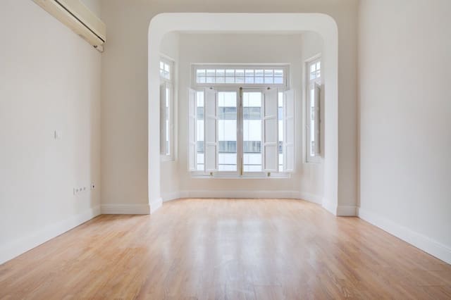 6 sovrum Kontor att hyra i Barrio del Centro, Alicante stad - 1 350 € (Ref: 9132270)