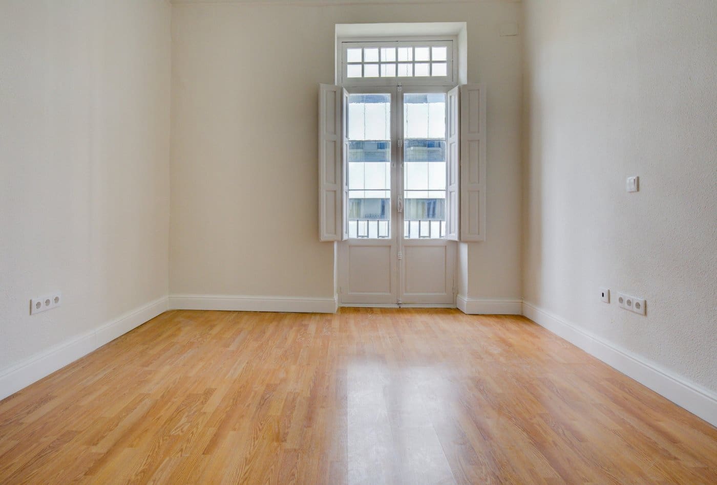 6 sovrum Kontor att hyra i Alicante stad - 1 350 € (Ref: 9132270)