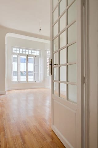 6 sovrum Kontor att hyra i Barrio del Centro, Alicante stad - 1 350 € (Ref: 9132270)