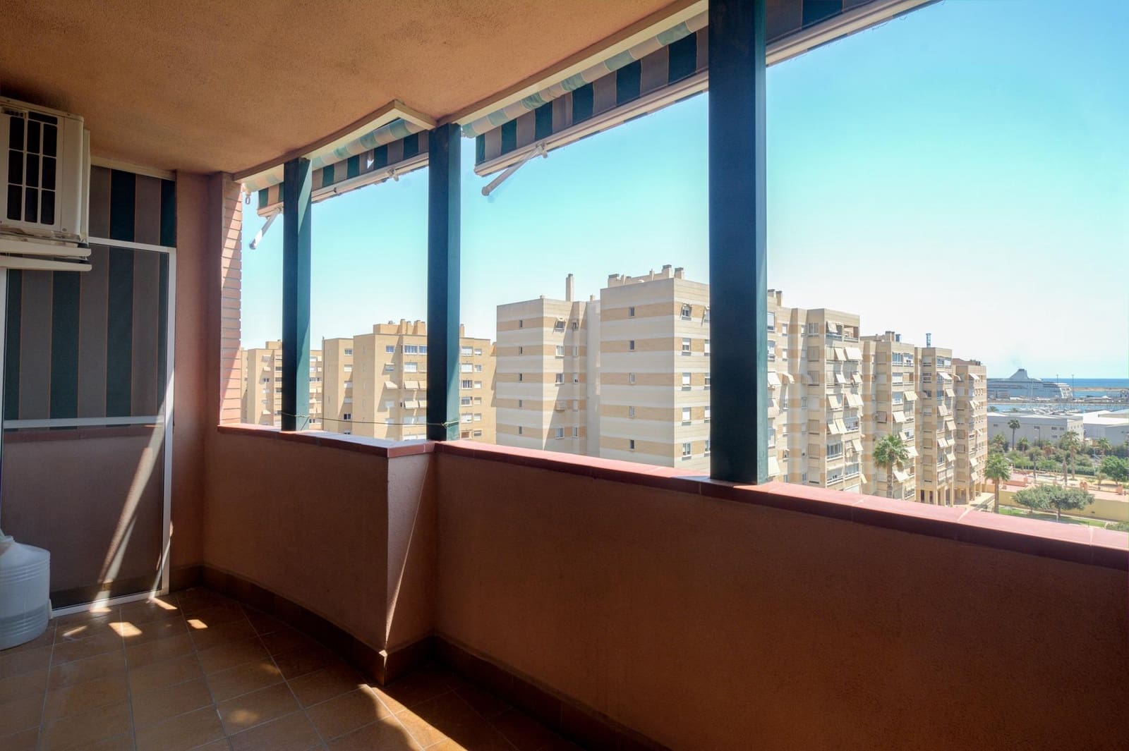 4 sypialnia Mieszkanie do wynajęcia w Miasto Alicante / Alacant z basenem garażem - 1 200 € (Ref: 9163672)