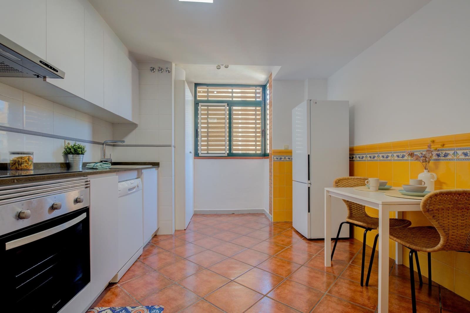 4 sypialnia Mieszkanie do wynajęcia w Miasto Alicante / Alacant z basenem garażem - 1 200 € (Ref: 9163672)