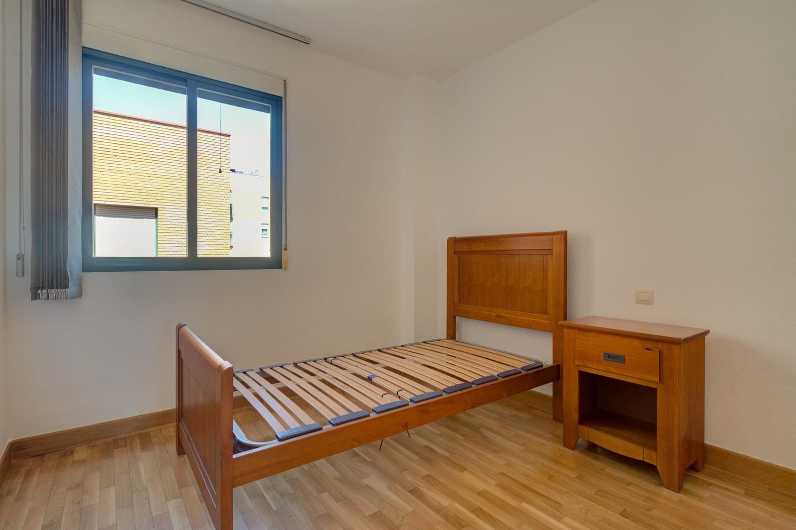 4 sypialnia Mieszkanie do wynajęcia w Miasto Alicante / Alacant z basenem garażem - 1 200 € (Ref: 9163672)