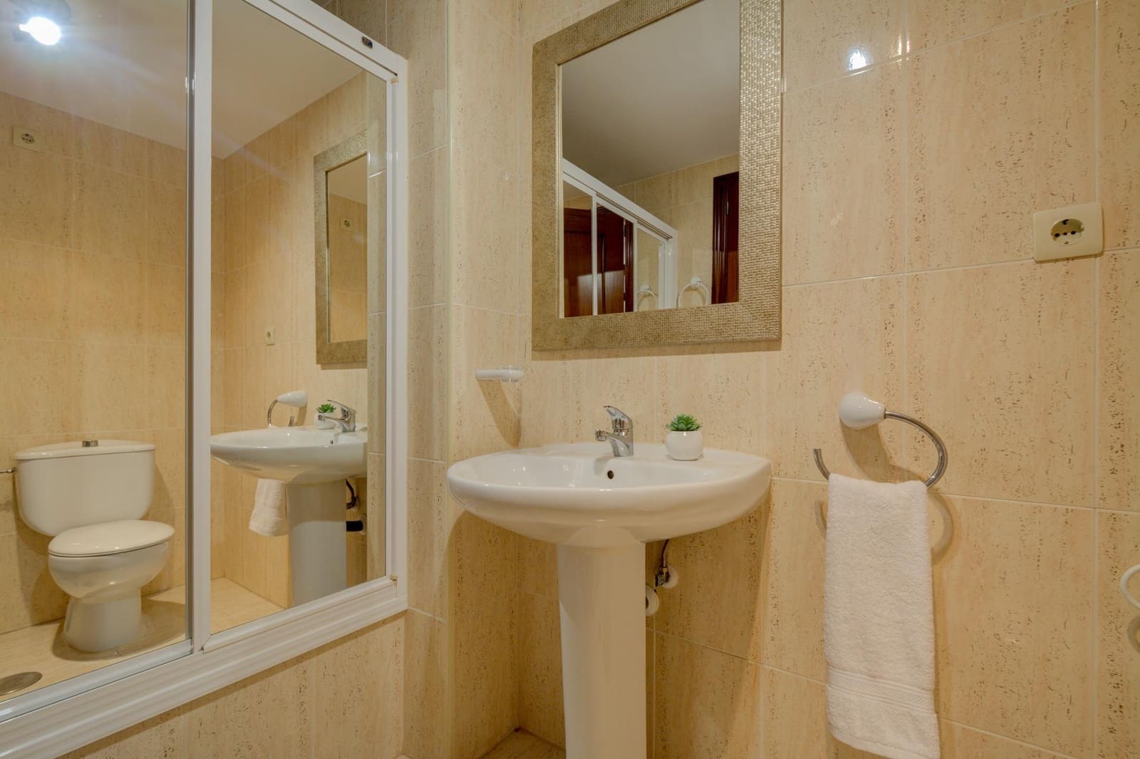 4 sypialnia Mieszkanie do wynajęcia w Miasto Alicante / Alacant z basenem garażem - 1 200 € (Ref: 9163672)